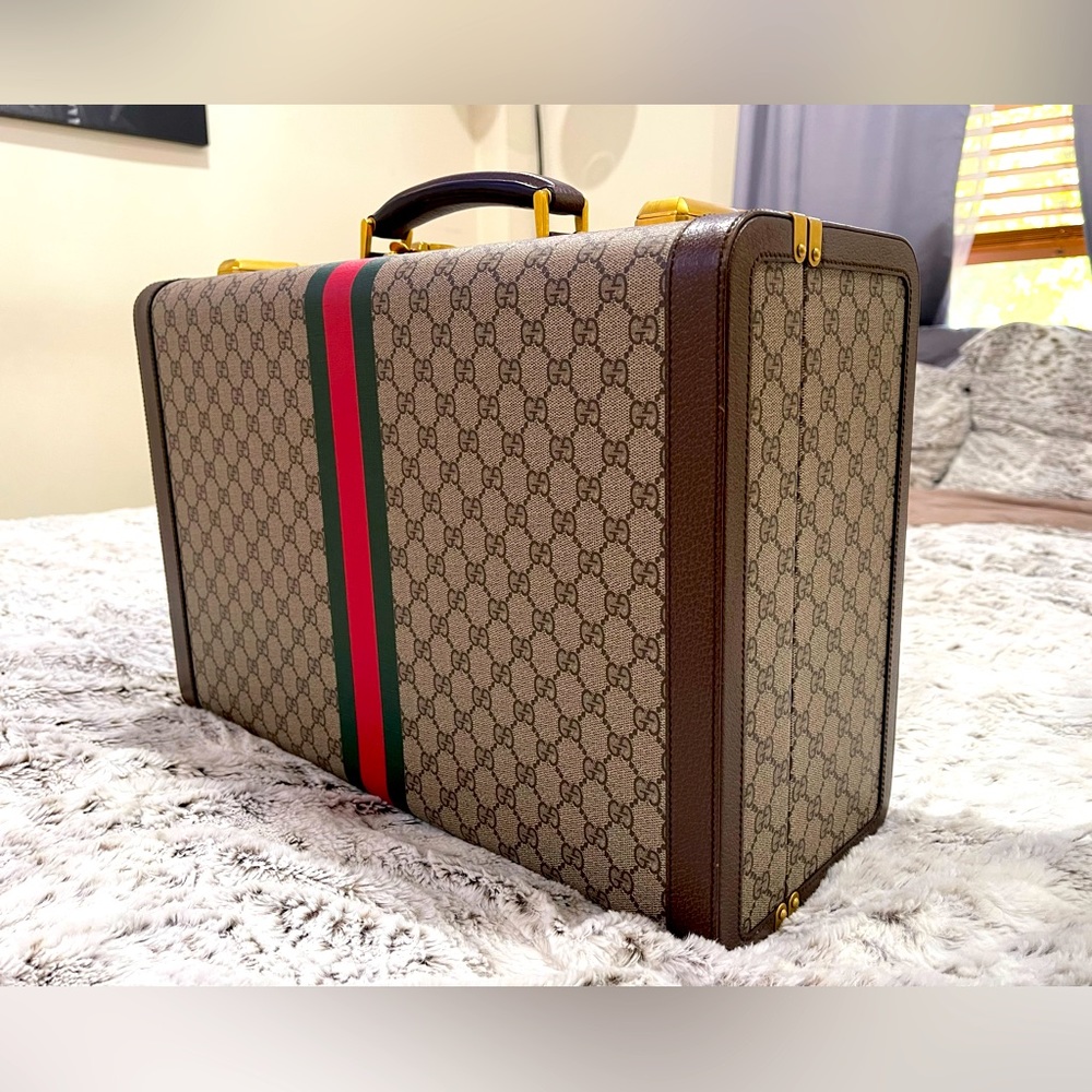 Gucci Savoy medium suitcase